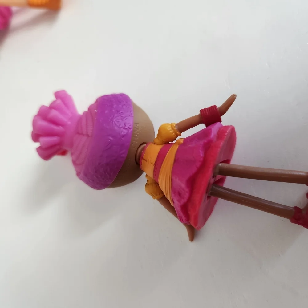 3 Lalaloopsy Mini Dolls and 2 Horses ๐ Scone Featherbed Macedamia Marina Sahara - Picture 13 of 15